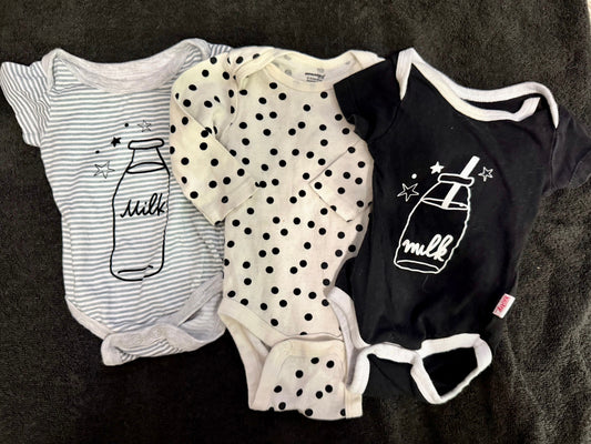 0-3 months, black and white 3 piece onesie set 0-3 months, black and white 3 piece onesie set 3 Months