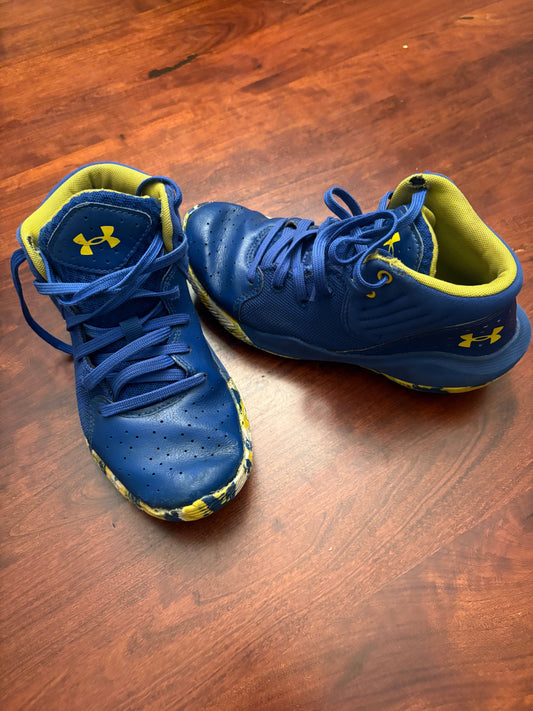 Under Armour Basketball Shoes, blue and yellow 3 (Big Kid)