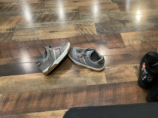 Levis Tan and white sneaker 3 (Big Kid)