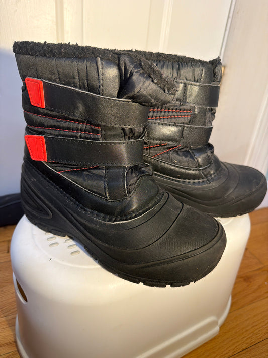 Wonder Nation Boys size 3 black Velcro winter boots 3 (Big Kid)
