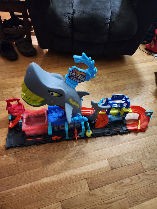 Hot Wheels, Ultra Car Wash Connects w. HotWheels City Playsets
