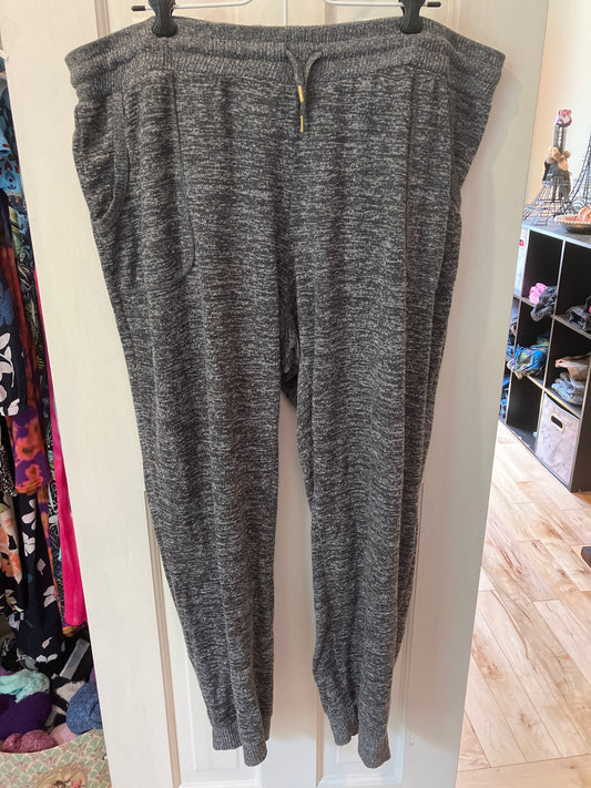 Secret treasures size 2XL 18w-20w. House pants Grey Lounge pants, sleepwear, active wear Women's - XXL
