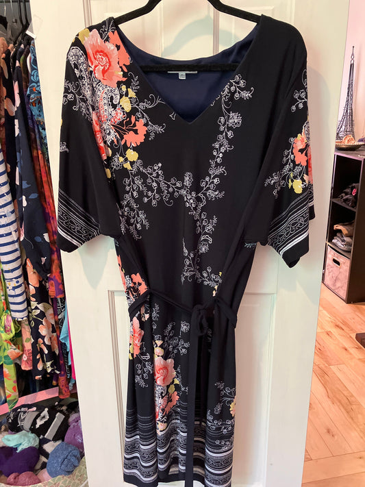 Studio one. Size 2xl. Dress, below knee Oriental floral pattern, ties around waist for cinched look Women's - XXL