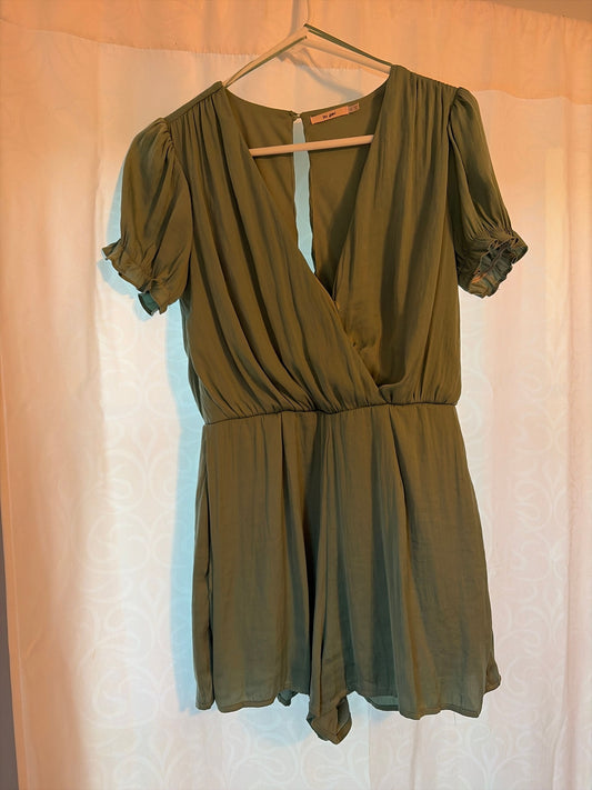 Francescas Size Small Light Green Romper Cut Out in Back - Color Closer to Dusty Sage Green Women's - S