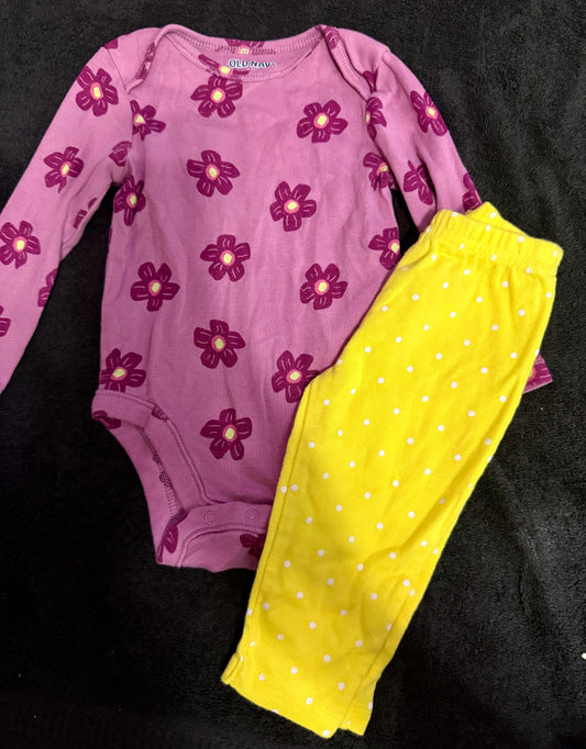 Old Navy and Carters 2 piece set 6 months Old Navy and Carters 2 piece set 6 months 6 Months