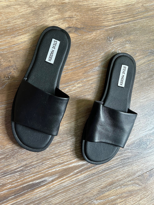 Steve Madden Black slide sandals 8 (Adult)