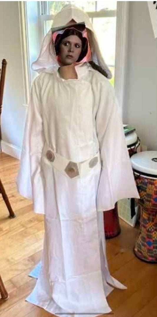 Princess Leia costume size range 10-14, like new white hooded robe with belt 10
