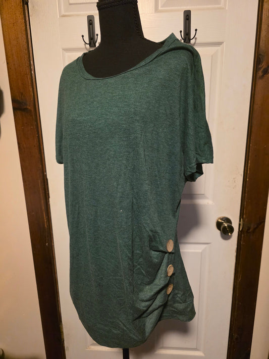 Unknown Green pullover shirt with side buttons size 2xl Women's - XXL