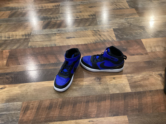 Nike Blk and blu hi top sneaker 3 (Big Kid)