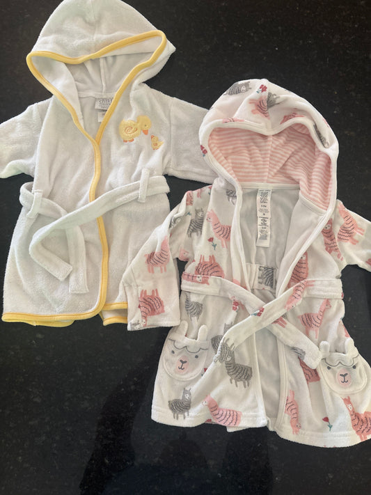 Cartera Two 0-9m Carters bathrobes 3 Months