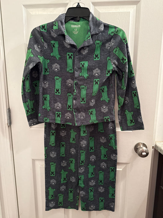 Minecraft 2-piece creeper pajamas 12
