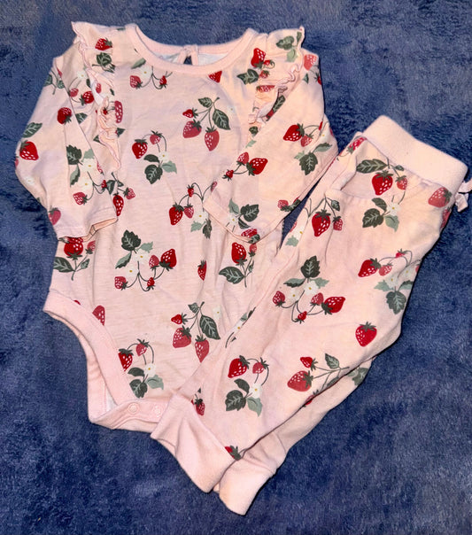 Granimals matching strawberry outfit 6-9 months Granimals matching strawberry outfit 6-9 months 6 Months