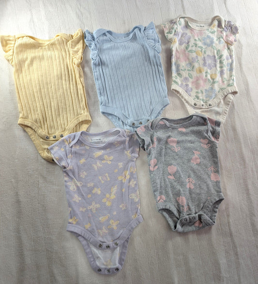 Member's Mark 3 mo onesies, lot of 5 Organic cotton bodysuits for girls 3 Months