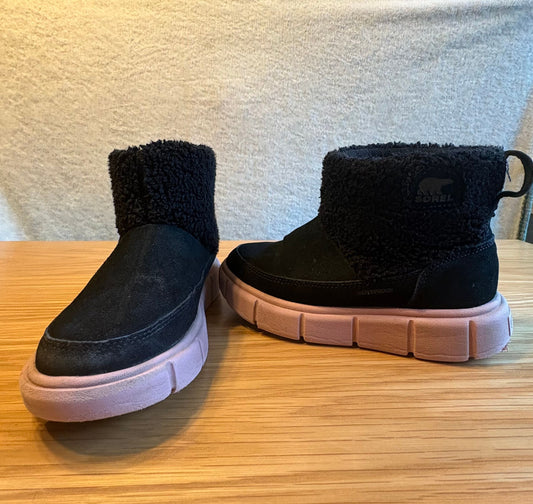 Sorel Children's Explorer lll Slip-On Cozy Waterpr SOREL Children's Explorer lll Slip-On Cozy Waterproof Boot 1 (Big Kid)