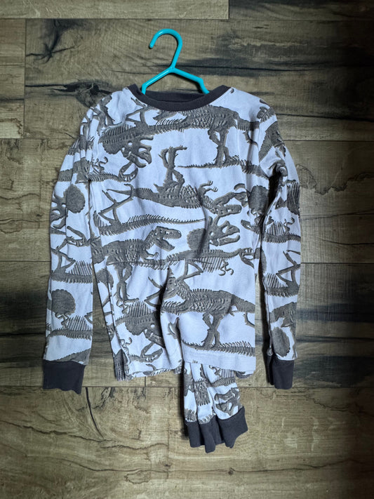 Carters Size 8 pajama set 8