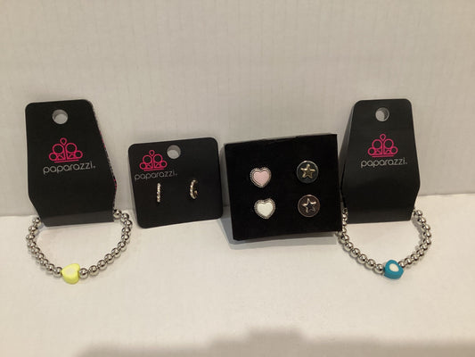 Paparazzi        Bag 1 Costume jewelry 2 bracelets 1 pr earrings 4 rings Jewelry
