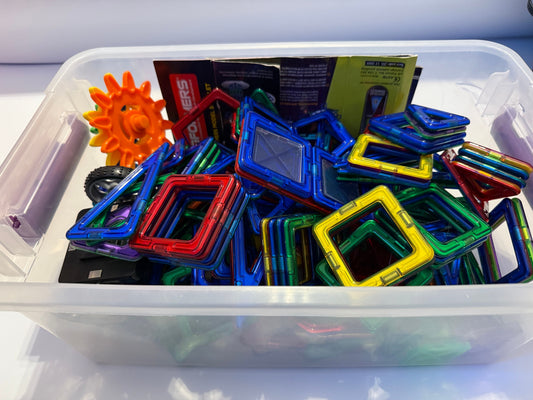 Magformers Magnetic Tiles Tote and Assorted Magformers Building