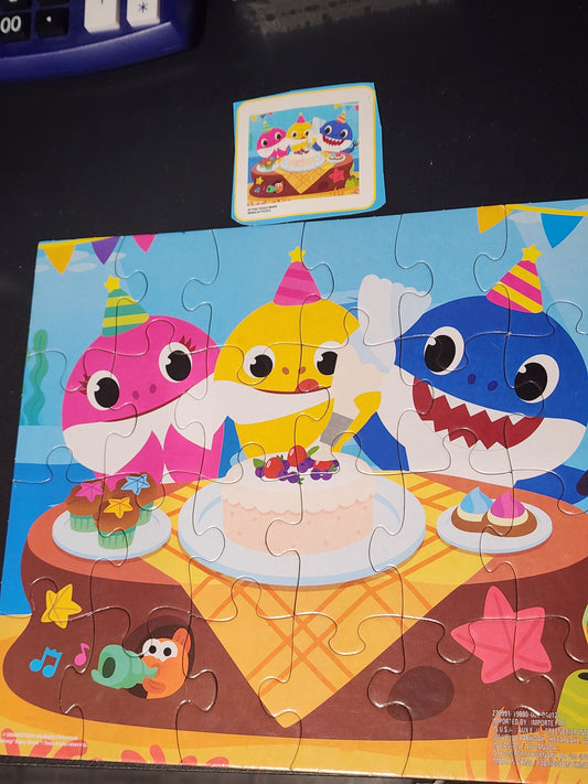 Baby Shark Puzzle 24 pc, no box Puzzle