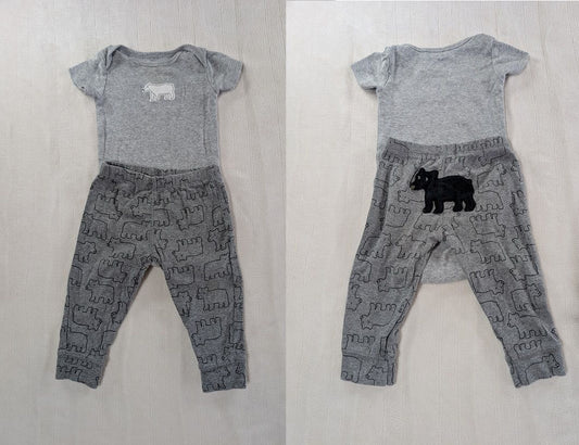 Carter's 9 month gray bear outfit 9 month old boy outfit, cute bear on butt 9 Months