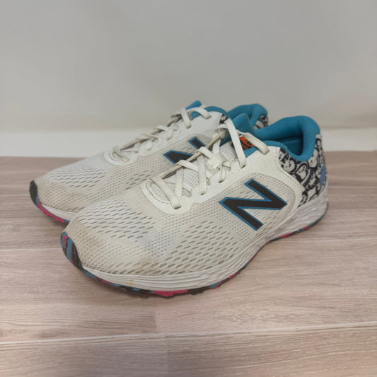 New Balance Fresh Foam Arishi V2 Running Shoes Shoes dust marks from storage like new tread and soles 4-1/2 (Big Kid)