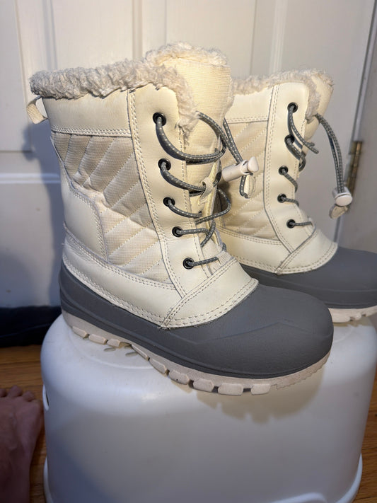 All in motion Girls size 3 thermolite off white with gray soles winter boots 3 (Big Kid)