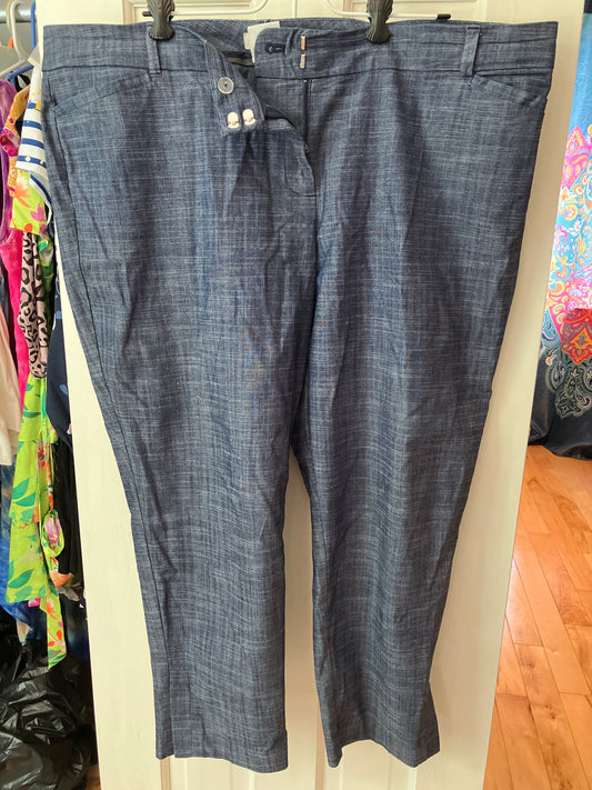 Van Heusen size 18 short, 18 regular blue trousers Front zipper and clasps, real front pockets, boot cut slacks pant Women's 18
