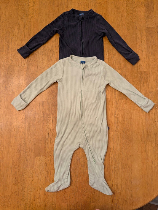 Old Navy, 3-6m, 2 ribbed long sleeve pajamas Double zipper, fold over hands, navy, light green 3 Months