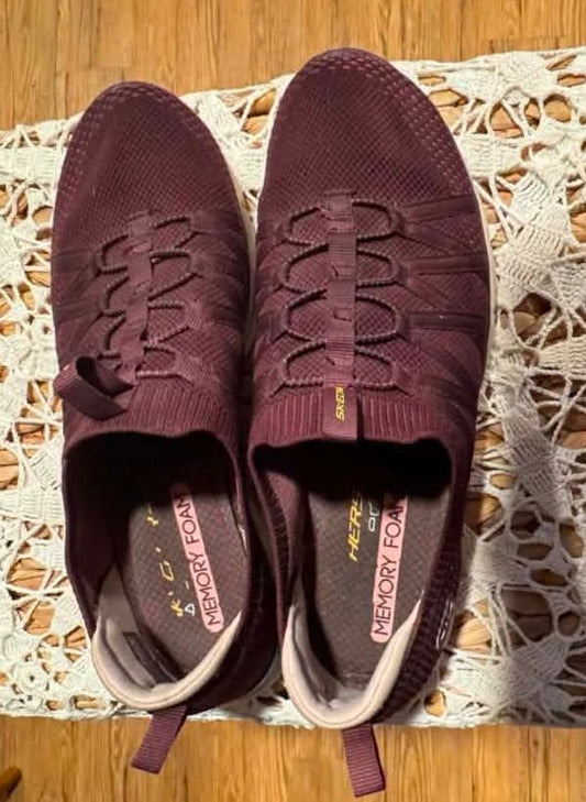 Maroon Sketchers Stretch Sketchers with Memory Foam 8 (Adult)