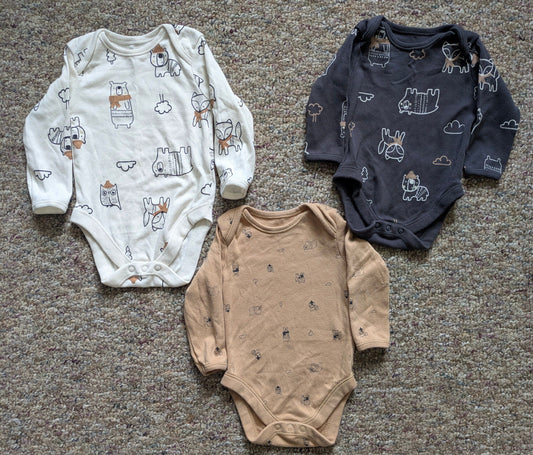 George: 6-9 months Winter forest animal themed long sleeve onesies 6 Months