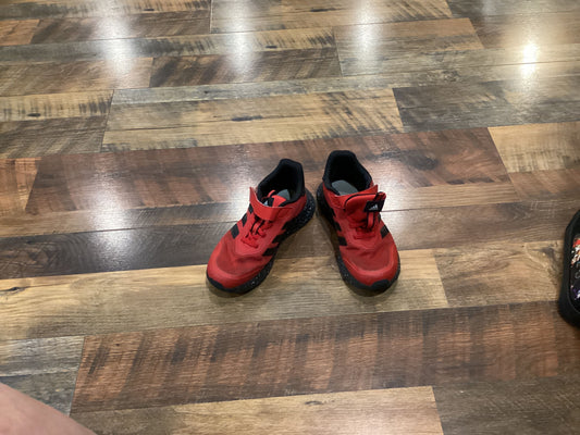 Adidas Red with blk sneakers 2-1/2 (Big Kid)