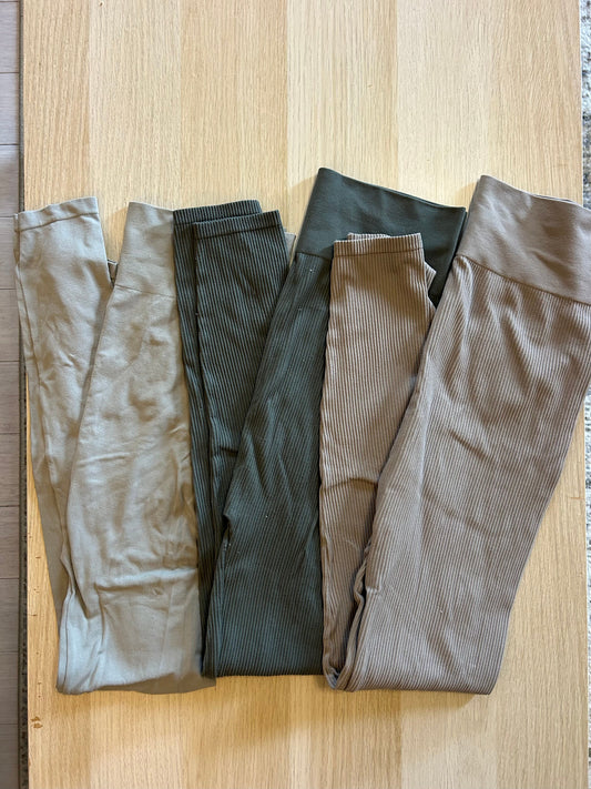 H&M Mama set of 3 Maternity leggings One pair lighter tan, one pair green, one pair darker tan Women's Small 4-6