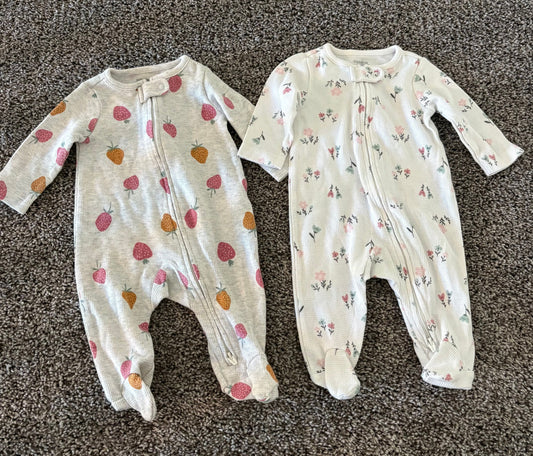 Simple Joys by Carters one-piece pajamas 0-3 month Set of 2 - white floral + white strawberries, zipper Newborn