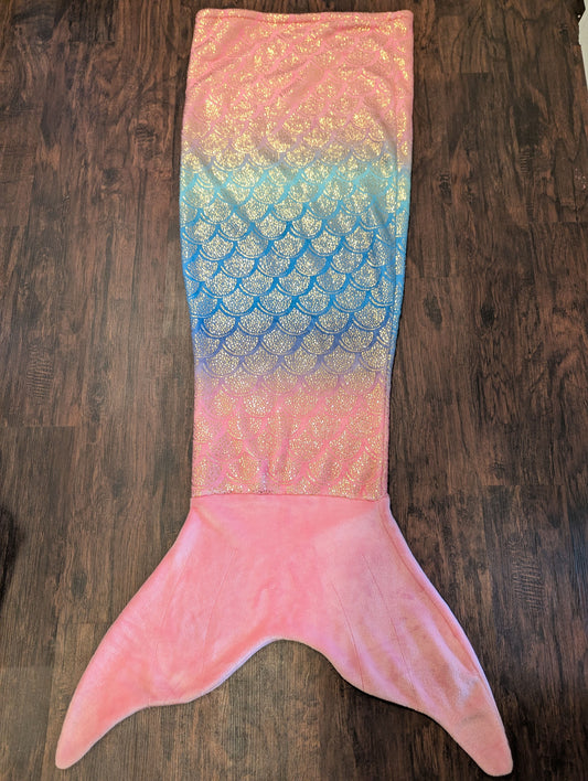 Catalonia Fuzzy Mermaid Tail Blanket Pink/Blue/Purple/Gold Detailing Blanket