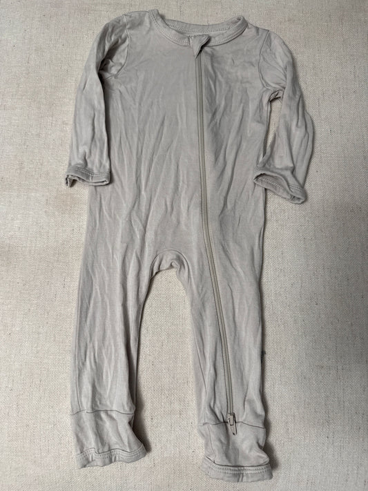 Kyte Baby GUC beige bamboo romper sleeper 3-6m 6 Months