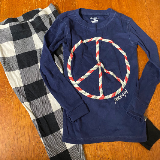 Old Navy 6 Christmas pajamas pjs plaid Peace 6