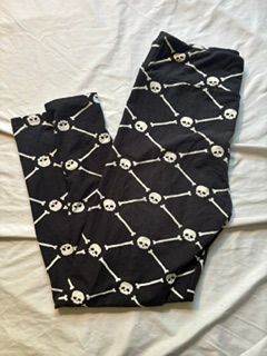 Lularoe TC leggings- fit size 12-18 black with white skull and bones Women's 12