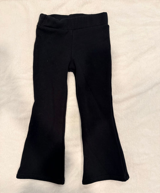 365 kids  grananiamls Black flare leggings/fleece pants 4T/4