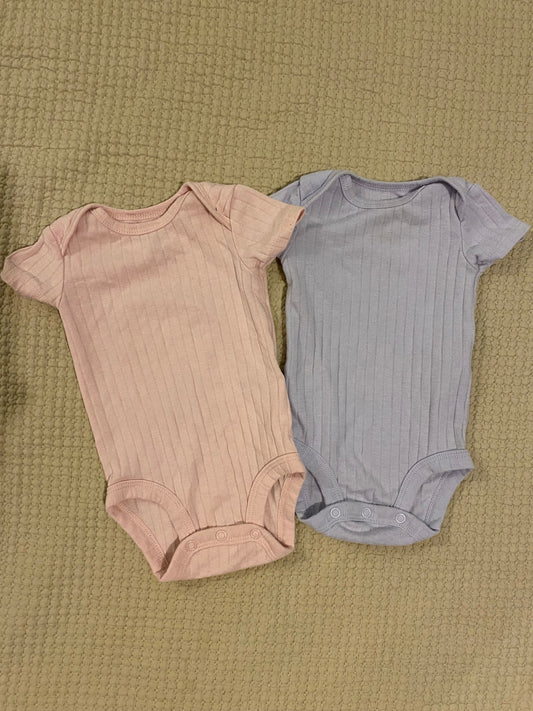 Carters Set of 2 short sleeve onesies 3 Months