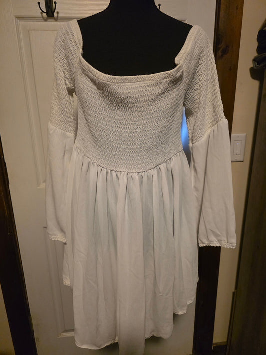 Torrid Size 1 white flowy off the shoulder top Women's - XL