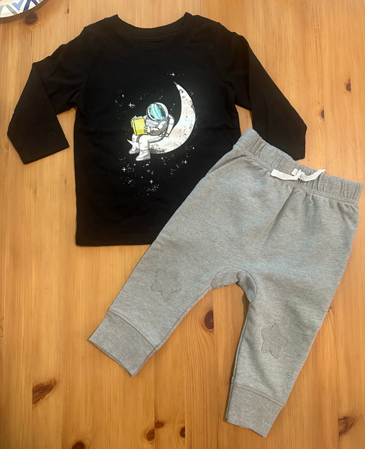 2pc 12m Cat & Jack Astronaut Reading Outfit Black LS Tee w/ Moon, Gray Pants w/ Star Embroidered Knees 12 Months