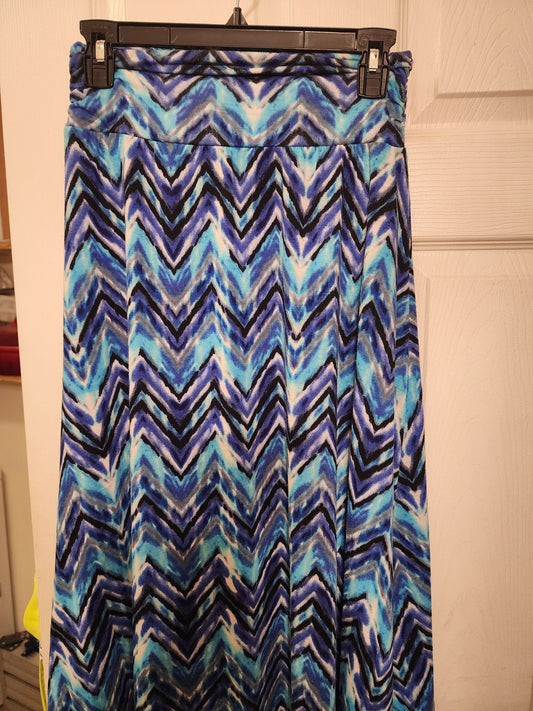 Job B : Maxi Skirt Multi Blue Tones & Black pattern Women's - M