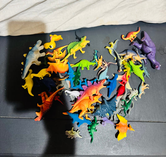 Small dinosaur figurines Small dinosaur figurines Figures and Animals