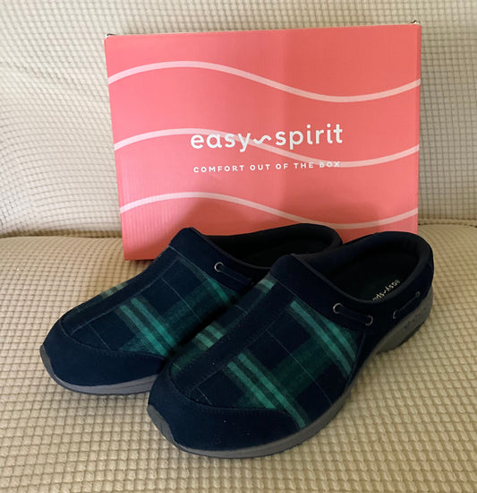 Easy Spirit Gray and green plaid clog, NEW IN BOX 12 (Adult)