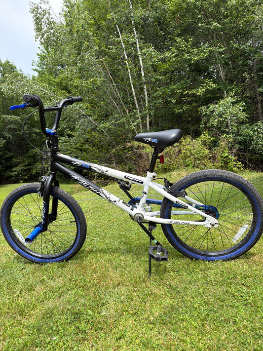 Kent Ambush FS20 Bike White/Blue/Black 20 inch bike used 1 season Bike-Trike-Scooter