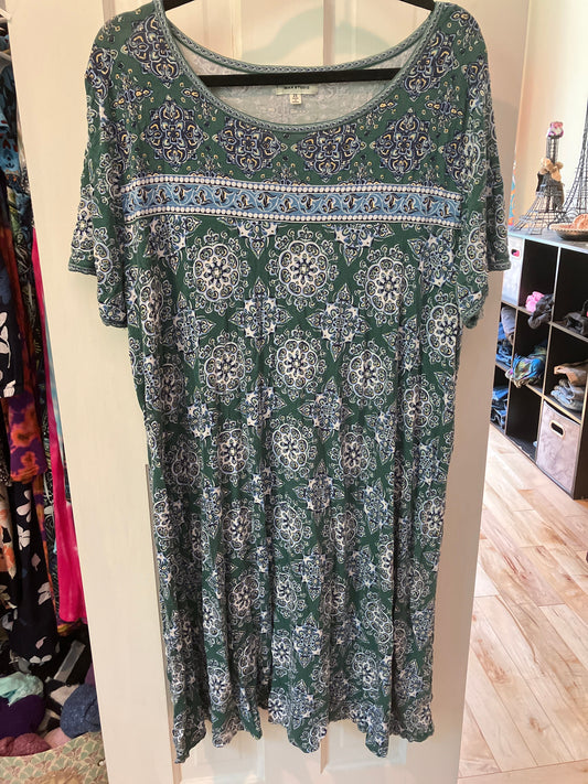 Max studio size 2xl short sleeve dress stretchy Knee length stretchy sun dress bohemian pattern Women's - XXL