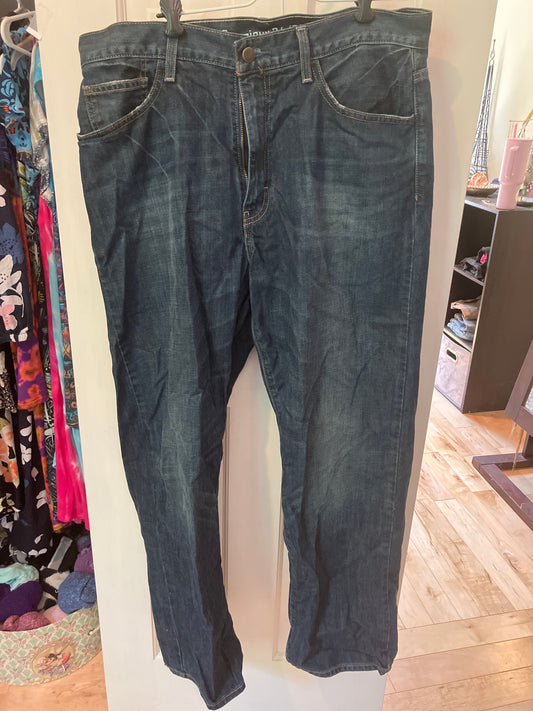 Cremieux size 34/30 denim blue jeans Straight cut boot cut 34