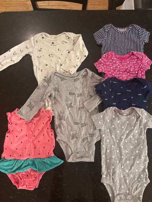 Carters Girls carters size 6m lot, 4 short sl, 2 long sl, 1 tank 6 Months