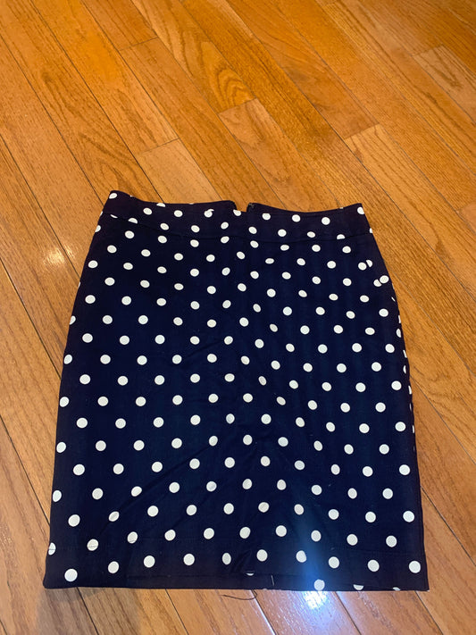 Merona/Target Navy blue /white polka dot skirt. Very good condition Women's 6