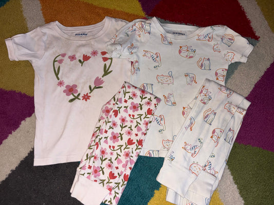 Old Navy 2 Pack Pajamas Short Sleeve w Pants 4T/4
