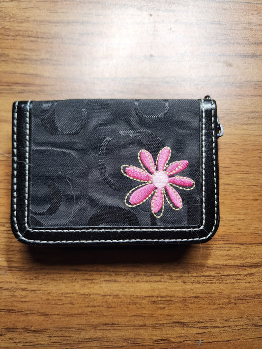 New - Black w. Pink flower 3 Card & 2 ID slots w. Zipper section Wallet